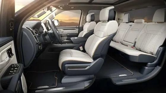 Tout électrique zéro émission Ram 1500 REV Avec des repères exceptionnels dans le remorquage, une portée de 350 miles à 168kwh batterie