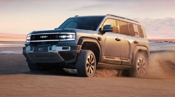 Nouveau PHEV électrique à quatre roues motrices Byd Formule Léopard 5 avec une puissance maximale de 505 kW et un couple maximal de 760 N · m.