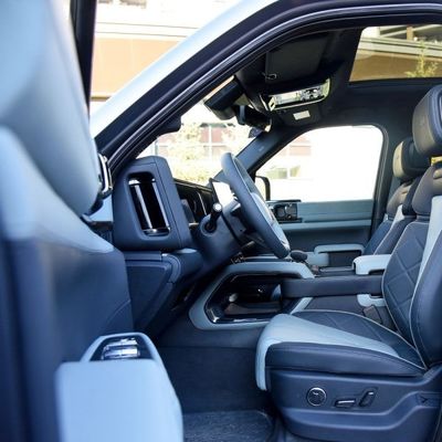 Nouveau PHEV électrique à quatre roues motrices Byd Formule Léopard 5 avec une puissance maximale de 505 kW et un couple maximal de 760 N · m.