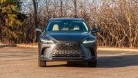 SUV crossover luxueux 2024 Lexus RX 450h+ PHEV avec une autonomie électrique de 37 miles