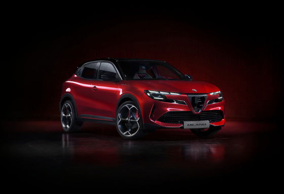 La voiture compacte la plus sportive Alfa Romeo Première EV Milano Avec 2 options de transmission 156ph & 240ph WLTC 240miles