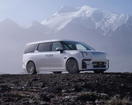 Zeekr 009 Pure Electric Luxury MPV redéfinissant vos attentes de MPVS 140kwh batterie 822km CLTC portée 0-100km/h en 4,5s