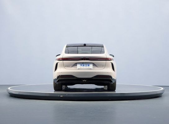 Véhicule purement électrique Feifan F7 est livré avec charge gratuite de la batterie et l'échange pour la vie 500km RWD transmission voiture électrique
