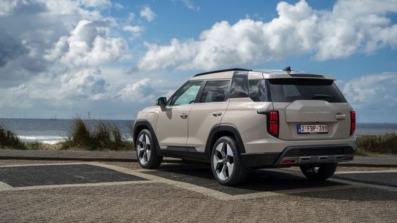 Le plus récent véhicule purement électrique KGM Torres EVS 109mph Vitesse maximale 152kw 207PS Puissance maximale Prêt à aller Voiture électrique pure