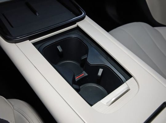 Aujourd'hui le plus récent lancé LYNK & CO 07 EM-P 126km longue portée pro PHEV 160 kW moteur électrique & 350N.m couple nouveau véhicule d'énergie