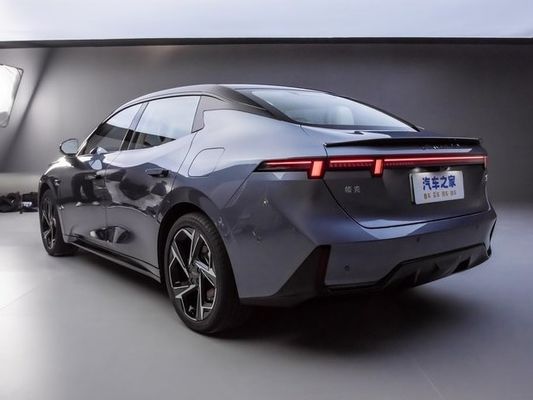 Aujourd'hui le plus récent lancé LYNK & CO 07 EM-P 126km longue portée pro PHEV 160 kW moteur électrique & 350N.m couple nouveau véhicule d'énergie