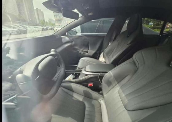 Le plus chaud salon automobile de Pékin Jiyue07 200kw Moteur 27w;S PURE CAR ELECTRIC Avec la vitesse maximale à 200km/h