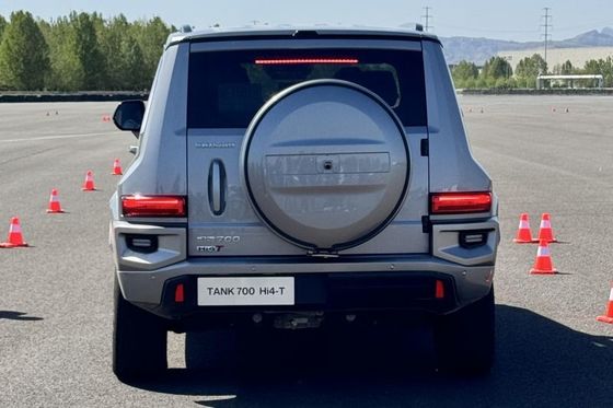 GWM TANK SUV tout-terrain de luxe PHEV AWD Traction à 190 km/h Vitesse maximale Avec moteur V6 de 3,0 tonnes 360 PS et temps de charge rapide de 0,4h