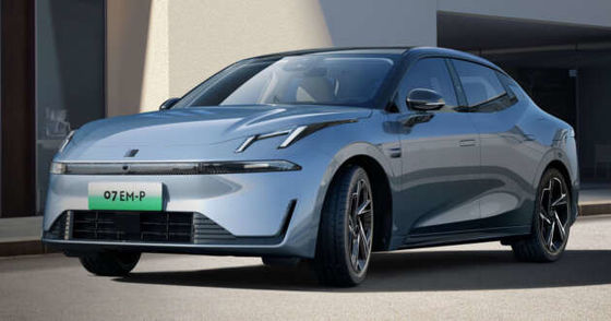 Puissante nouvelle voiture hybride LYNK & CO 07 EM-P Avec 163 ch et 255 Nm de couple et 160 kW de puissance moteur et 3 vitesses boîte de vitesses DHT