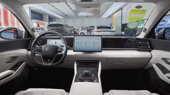 Nouveau véhicule hybride 2024 BYD Qin L Dm-i 1.5T 101Ps.L4 moteur avec 218Ps puissance du moteur électrique 180km/h vitesse maximale