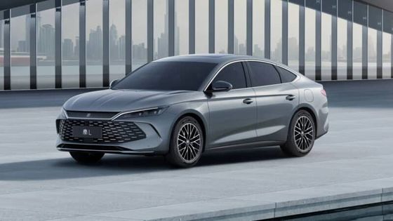 Nouveau véhicule hybride 2024 BYD Qin L Dm-i 1.5T 101Ps.L4 moteur avec 218Ps puissance du moteur électrique 180km/h vitesse maximale