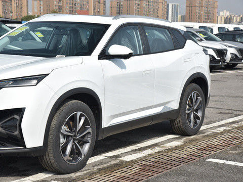 2024 Nouveau hybride Dongfeng Forthing Haohan PHEV 1.5t Fwd SUV compact Véhicule à essence électrique hybride à 5 places