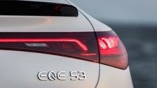 Véhicule électrique à très longue portée Mercedes-Benz EQE AMG 53 4MATIC+avec une puissance de moteur de 460 kW/625P.s 220km/h vitesse maximale