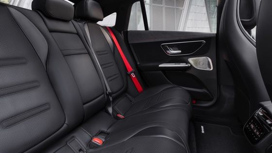 Véhicule électrique à très longue portée Mercedes-Benz EQE AMG 53 4MATIC+avec une puissance de moteur de 460 kW/625P.s 220km/h vitesse maximale