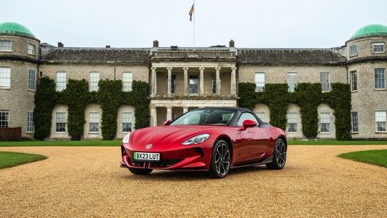 MG Cyberster Trophy Toutes les voitures de sport électriques Une santé 335 ch et 350 lb ft de couple, 336 miles d'autonomie Sous 77kwh batterie