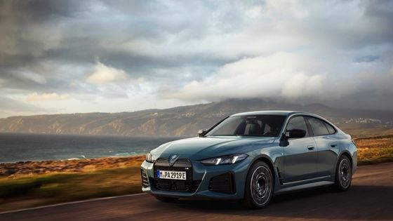 Véhicule purement électrique haute performance 450km BMW i4 accélération 0-100km/h à 3,9s 225km/h vitesse maximale 400kw de puissance