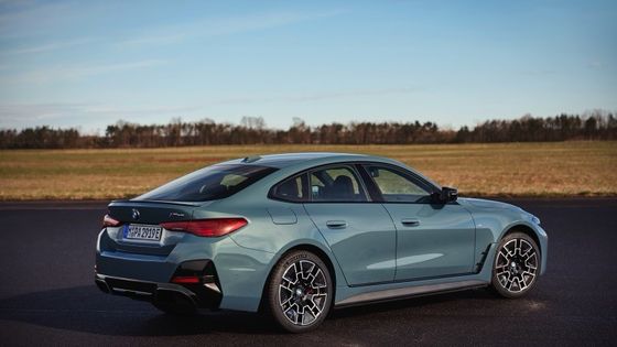 Véhicule purement électrique haute performance 450km BMW i4 accélération 0-100km/h à 3,9s 225km/h vitesse maximale 400kw de puissance