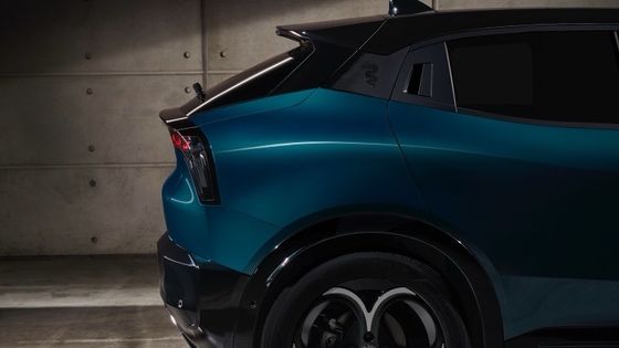 Première voiture électrique compacte Alfa Romeo Junior Electric avec 54,8kwh de batterie et une puissance maximale de 158kW, jusqu'à 345 miles de portée