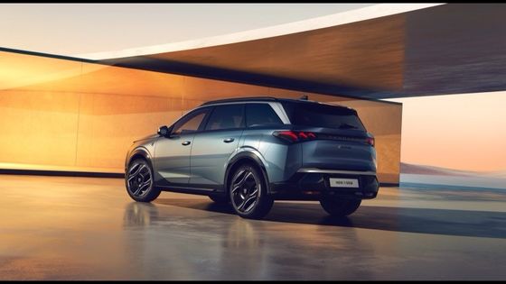 Vente anticipée 2024 Peugeot E-5008 SUV 500km Autonomie maximale 326 chevaux (240 kW) Double moteur AWD Véhicule électrique pur