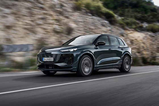 Longue autonomie réclamée avec une charge super rapide de 270 kW et un équipement généreux à l'Audi Q6e-tron, un véhicule purement électrique de 285 kW.