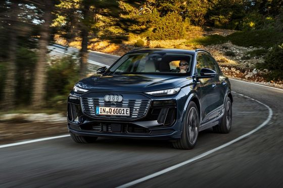 Longue autonomie réclamée avec une charge super rapide de 270 kW et un équipement généreux à l'Audi Q6e-tron, un véhicule purement électrique de 285 kW.