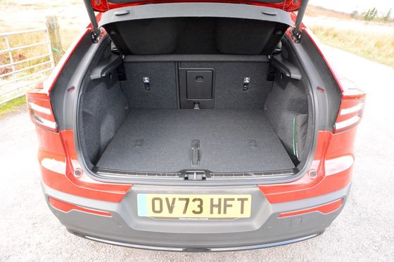 Tout autour EV Volvo EC40 Ultimate Twin Motor avec WLTP 326Miles 4,7sec accélération de 0 à 62 mph 408 chevaux du moteur