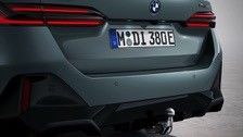 La voiture électrique la plus récente avec une batterie de 84,4 kWh une autonomie de 329 miles avec 335 ch/430 Nm à la BMW i5 Touring eDrive40