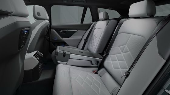 La voiture électrique la plus récente avec une batterie de 84,4 kWh une autonomie de 329 miles avec 335 ch/430 Nm à la BMW i5 Touring eDrive40