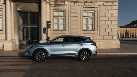 FWD 1.5L Engine At BYD SEAL U DM-i PHEV voiture électrique avec moteur électrique 18.3kwh batterie puissance maximale 214bhp