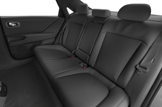 Le véhicule électrique le plus économe en énergie 2 Hyundai Ioniq 6 Véhicule purement électrique avec une autonomie maximale de 361 miles Couvre une autonomie de 4,17 mi/kwh