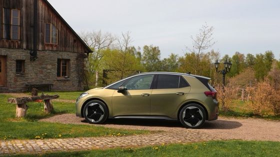 Classique et la plus récente voiture électrique Volkswagen ID 3 PRO WLTP 434km RANGE 150kw ((204P.s) Puissance du moteur7.6sec Accélération 0-100km/h