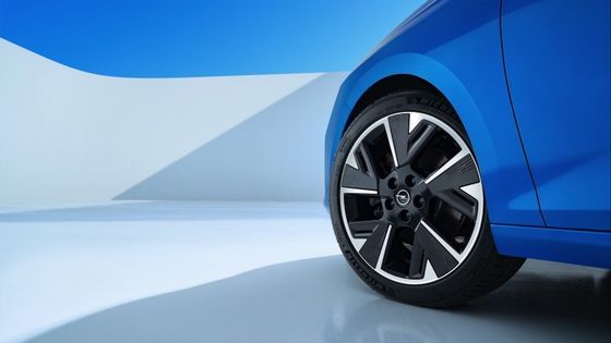Véhicule électrique à conduite confortable à Opel Astra Electric avec batterie de 54kwh 150kw de puissance moteur à 170km/h vitesse maximale