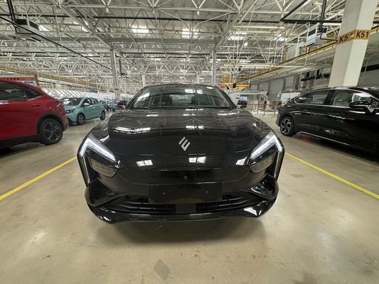 RHD 2024 JMEV Yi GSE voitures électriques avec une autonomie de 430 km 118kw puissance maximale