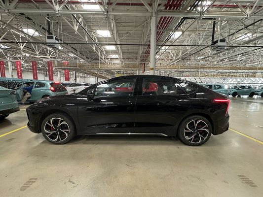 RHD 2024 JMEV Yi GSE voitures électriques avec une autonomie de 430 km 118kw puissance maximale