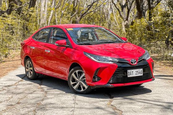 Toyota Vios Medium Electric Cars 190km/H Max Speed FWD 5 Seater Sedan