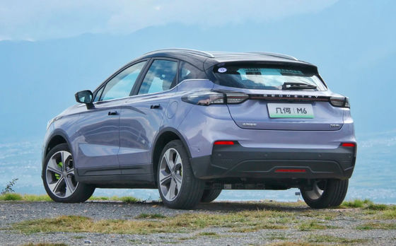 Luxury ECO Friendly Electric Cars 4 Wheel Drive SUV Geely Geometry M6 450km CLTC