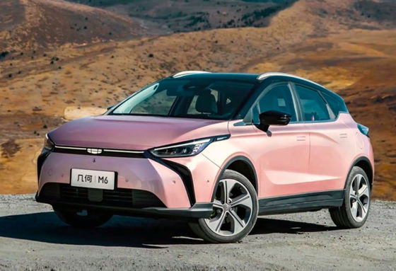 Luxury ECO Friendly Electric Cars 4 Wheel Drive SUV Geely Geometry M6 450km CLTC