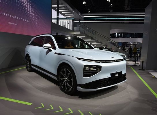 Xpeng G9 Luxury Large Size Electric SUV 5 Seater 702km Range 200km/H Max Speed