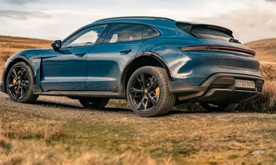 Most complete fast electric vehicle -Porsche Taycan cross Turismo max speed 220km/h new energy Car