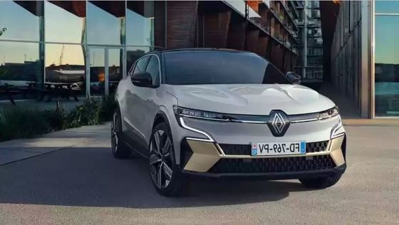 Long term test drivingat Renault Megane E-Techbattery capacity with 40/60kWh, with about 158/208 miles of range