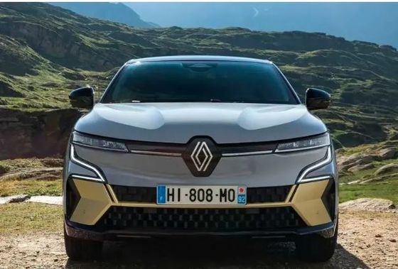 Long term test drivingat Renault Megane E-Techbattery capacity with 40/60kWh, with about 158/208 miles of range