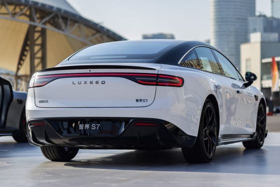 2024 New Chery Huawei LUXEED S7 2024 Luxury Electric Sedan LUXEED S7 with 12.4kw/h comsumption self parking ev car