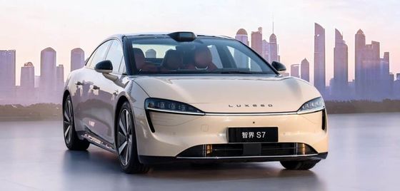 2024 New Chery Huawei LUXEED S7 2024 Luxury Electric Sedan LUXEED S7 with 12.4kw/h comsumption self parking ev car