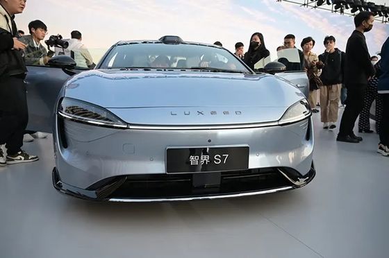 2024 New Chery Huawei LUXEED S7 2024 Luxury Electric Sedan LUXEED S7 with 12.4kw/h comsumption self parking ev car