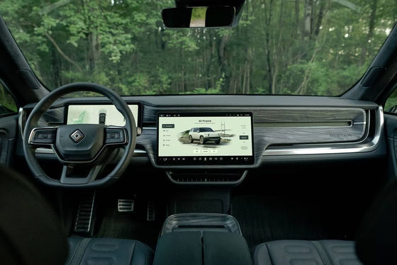 2023 RIVIAN R1S Four motors 800P.S wirange 660km hitting 60 mph in 3.1 s all electric powertrain W 7seats upscale carbin