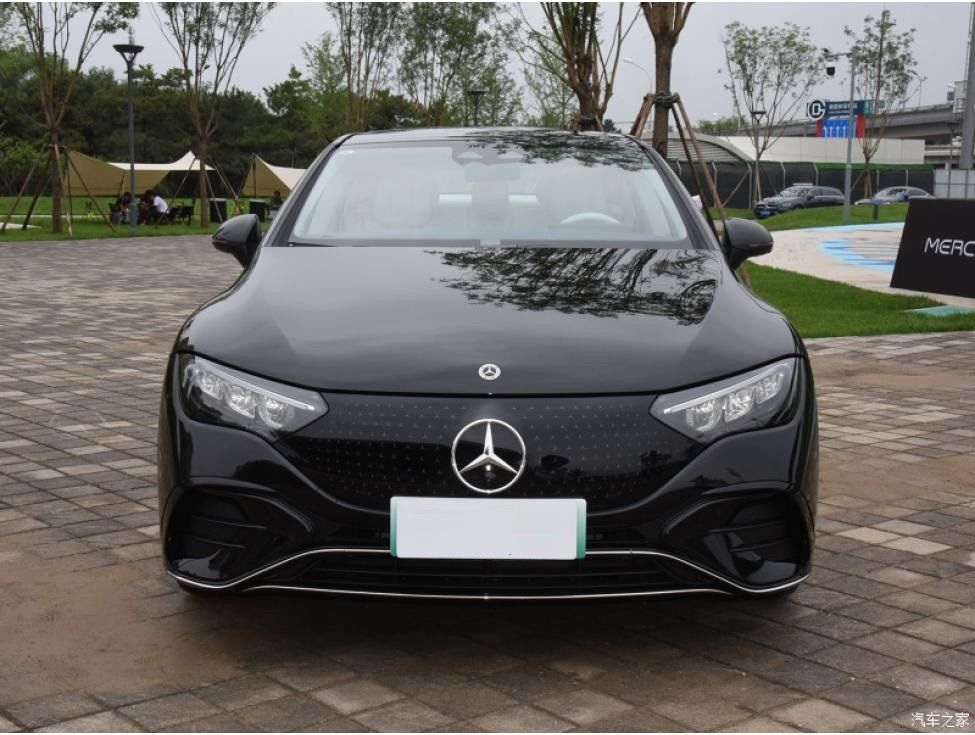 Mercedes Benz EQE 350 SEDAN RWD voiture électrique de luxe 717km