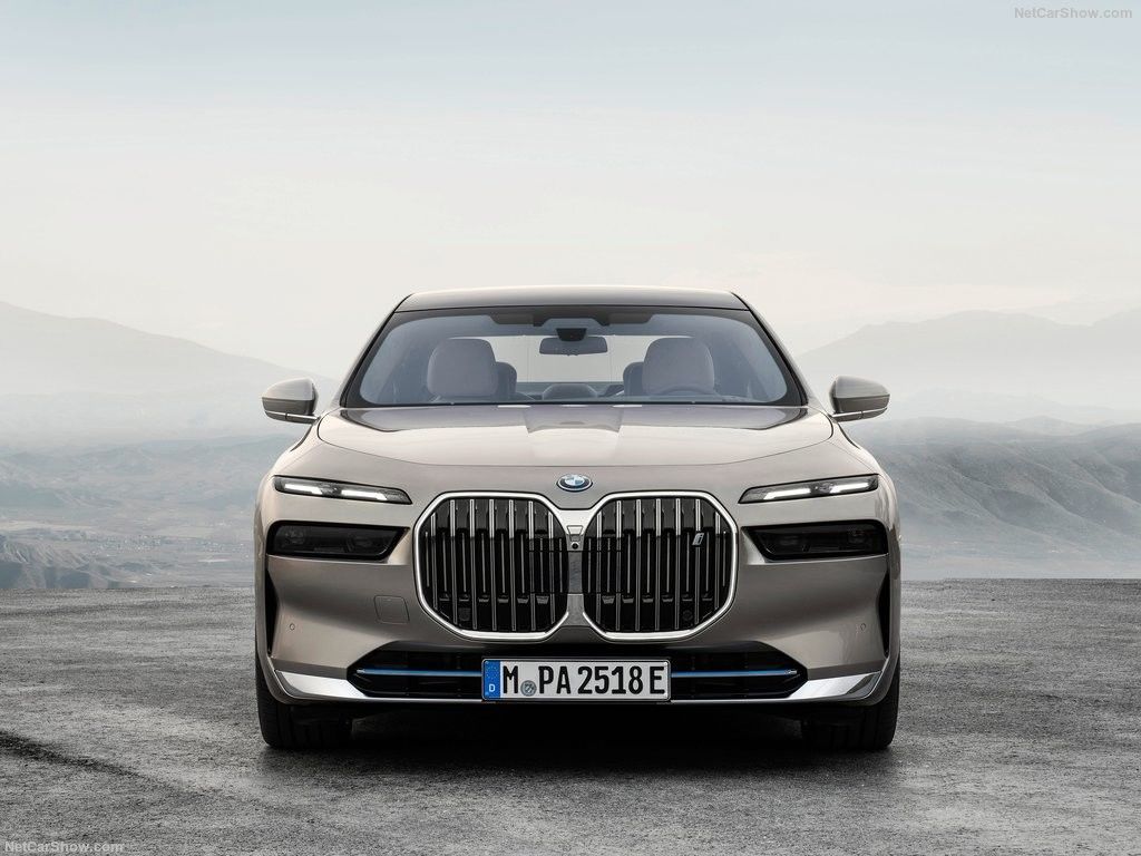 Nouveau véhicule énergétique pour BMW i7 2023 xDrive60L luxueux sièges de voiture sport pour adultes véhicules électriques