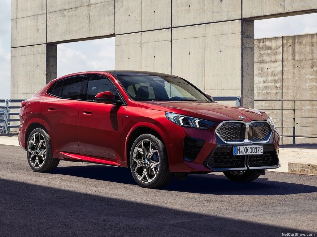 Vente à chaud voiture électrique longue portée 2024 pour BMW IX2 449Km High Speed Auto voiture nouvelle énergie