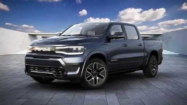 Tout électrique zéro émission Ram 1500 REV Avec des repères exceptionnels dans le remorquage, une portée de 350 miles à 168kwh batterie