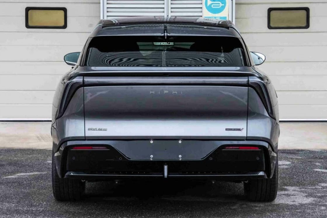 Pure SUV électrique Hiphi Y 560km RWD Pioneer Edition Avec 0,63h Chargement rapide 190km/h Vitesse maximale 336PSmotorpower Nouvelle voiture Ev